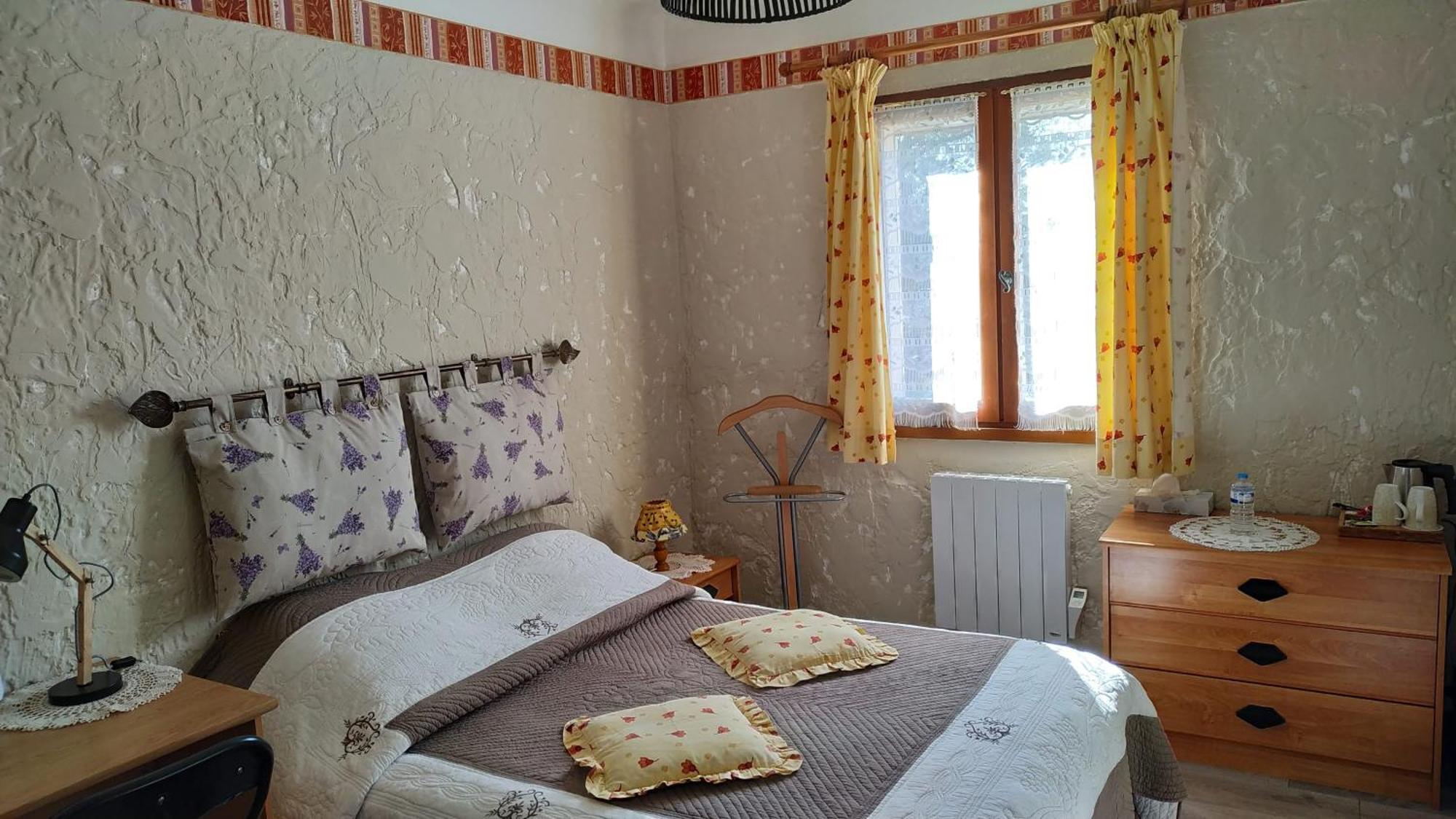 Bed and Breakfast La Pinede De Manon Barjols Exterior foto