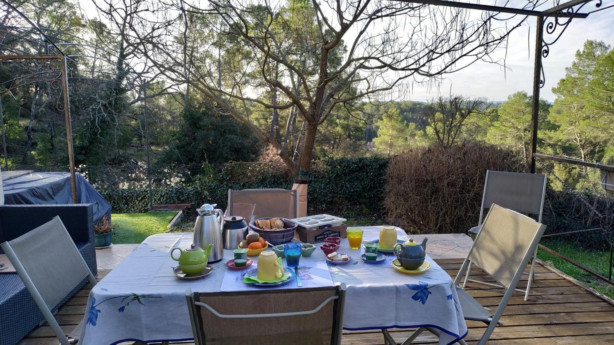 Bed and Breakfast La Pinede De Manon Barjols Exterior foto